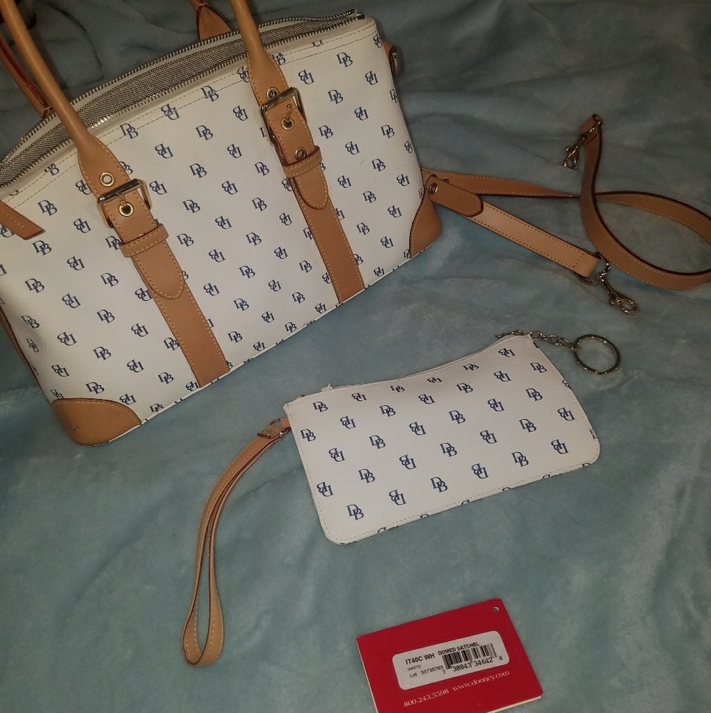 Medium Dooney and Bourke